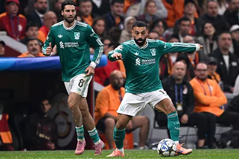 دقيقة بدقيقة.. جالاتا سراي 1-0 ليفربول.. دخول صلاح (فيديو)
